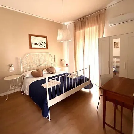 فيلة Marea Mondello